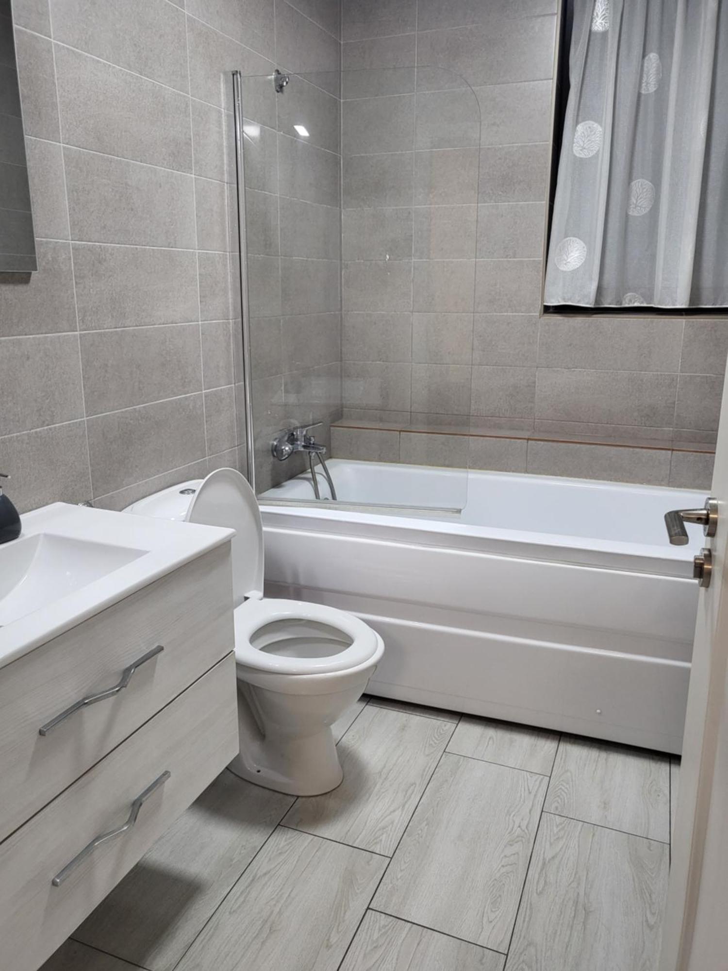 Apartament Alex, Dem Radulescu Рымнику-Вылча Экстерьер фото